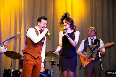 Вокальный дуэт: Валерий Алешков и Светлана Брижань